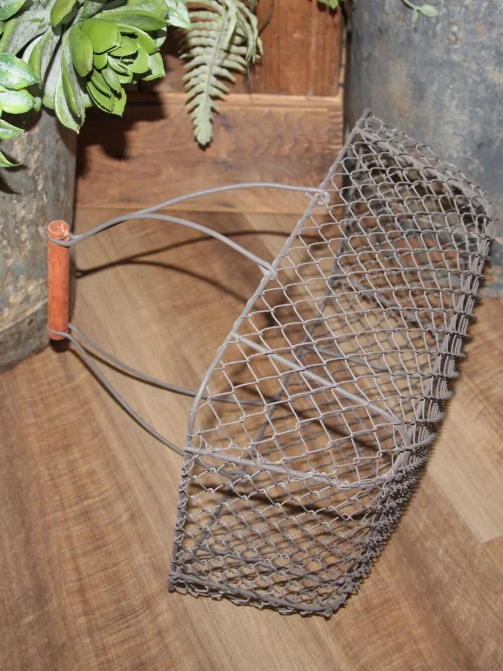 Large Rustic French Country Farmhouse Iron Chicken Wire Gathering Basket